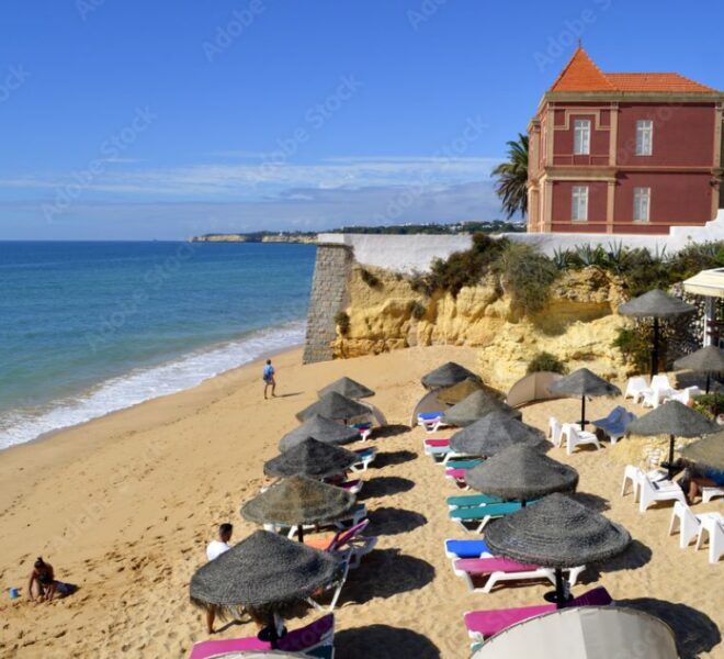 Buy property in the Algarve, T2 Ground Floor Apartment in Lunamar, Armação de Pera